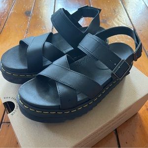 Dr. Martens Voss II Hydro Sandal